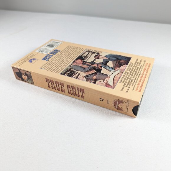 3/$15 Vintage 1969 Western VHS tape TRUE GRIT with John Wayne Glen Campbell - Picture 2 of 4